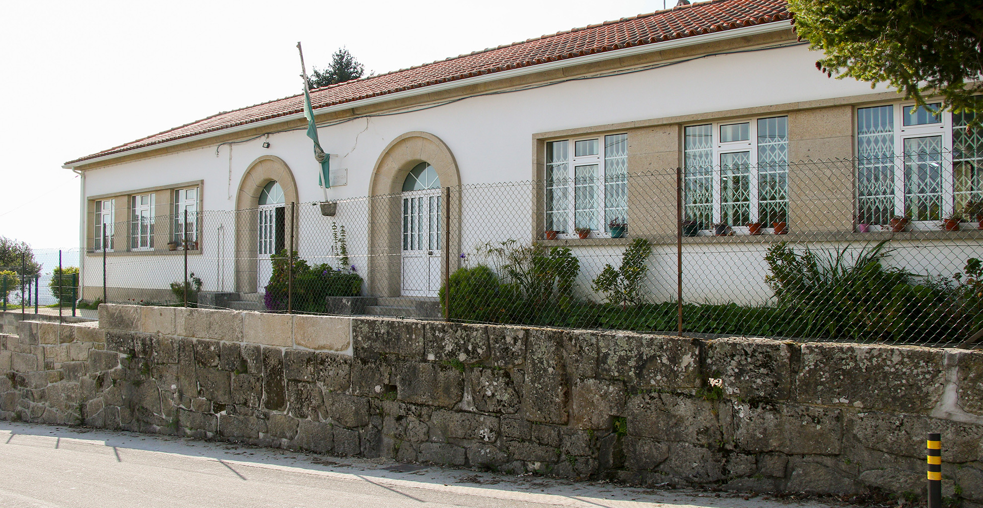 ABERTURA DE PROCEDIMENTO PARA AQUISIÇÃO DE PROJETO DE EXECUÇÃO PARA REQUALIFICAÇÃO DAS ESCOLAS DE VENDAS DE CIMA E VILA SECA