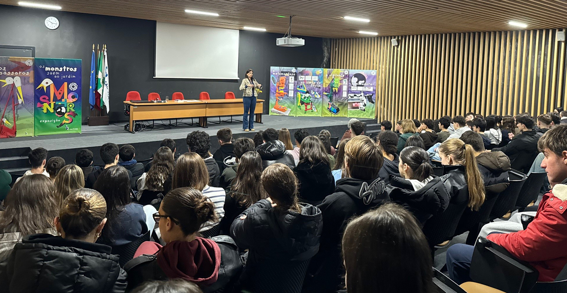PROJETO LITERÁRIO ENTRE QUEM LÊ FOI APRESENTADO AOS ALUNOS DA ESCOLA SECUNDÁRIA S. PEDRO